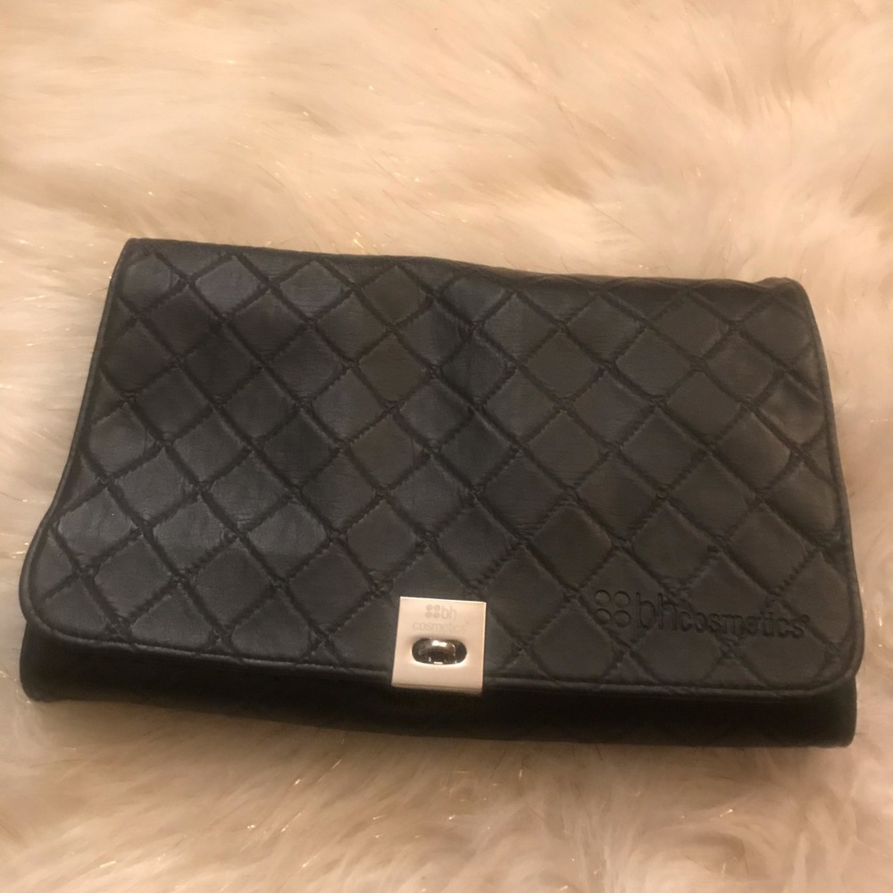 BHCosmetic 39 makeup brush holder leather